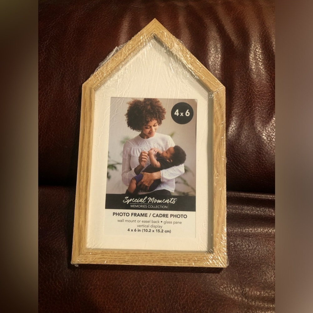 Special Moments glass pane house shape wooden picture frames size 4x6 in - Picture 6 of 7
